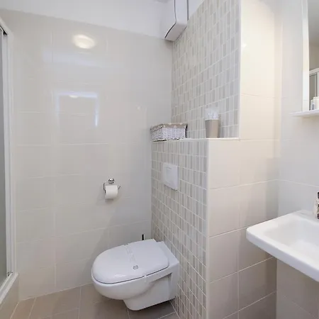 Marcela With Private Parking Апартаменты Сплит