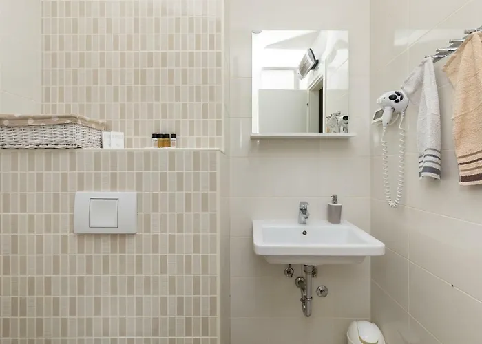 Marcela With Private Parking