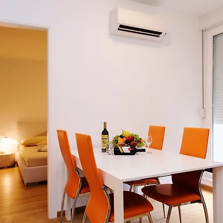 Apartment Apartment Marcela With Private Parking *