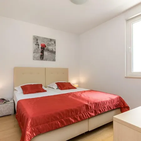 Apartment Apartment Marcela With Private Parking Split